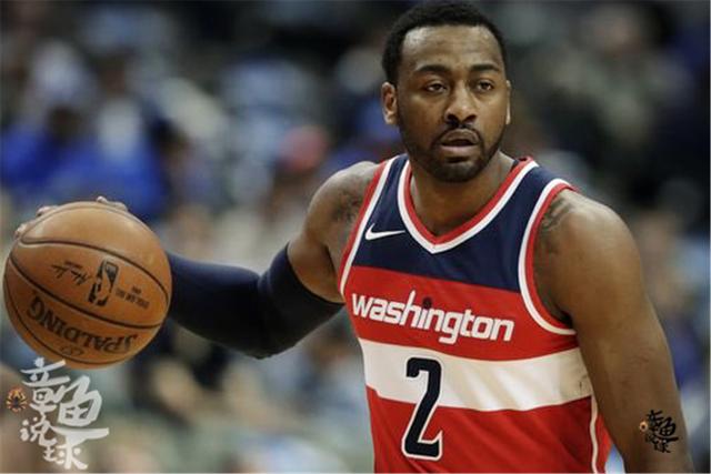 NBA精彩对决：76人迎战尼克斯，詹姆斯引领进攻